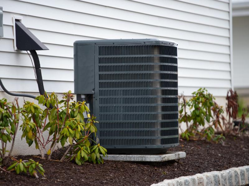 Repairing or Replacing? Knowing What Your Air Conditioning Unit Needs